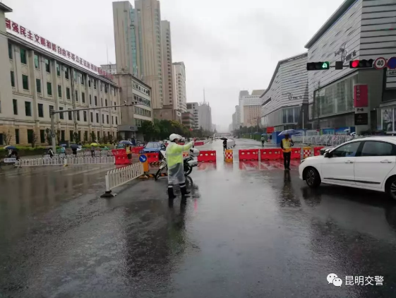 昆明淹水-交警指南