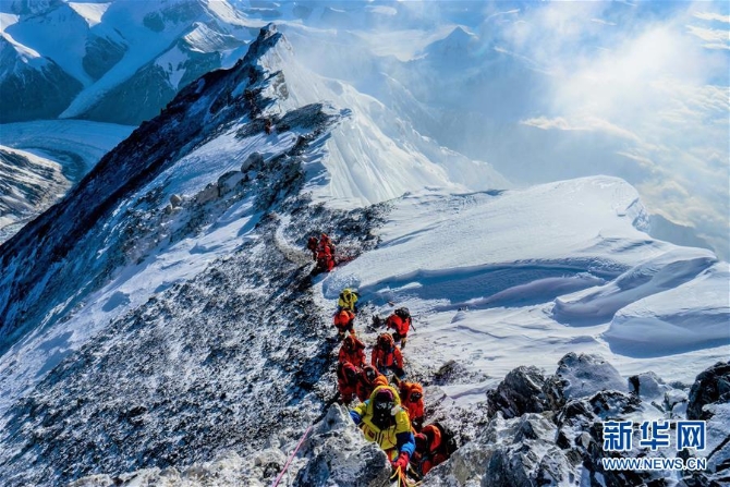 （体育·专题）（1）西藏拉萨喜马拉雅登山向导学校的20年