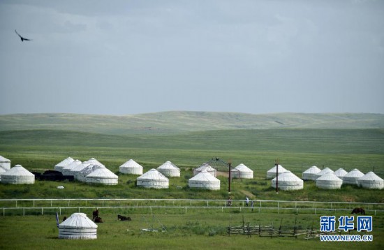 乌兰察布大草原上的“旅游脱贫路”