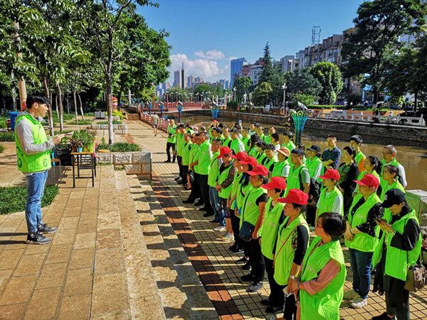 金牛社区组织关爱滇池志愿活动