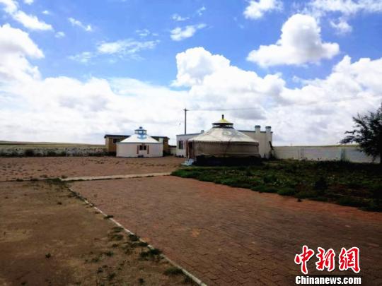 图为达来经营的牧家乐。 于晓 摄 图为达来经营的牧家乐。 于晓 摄