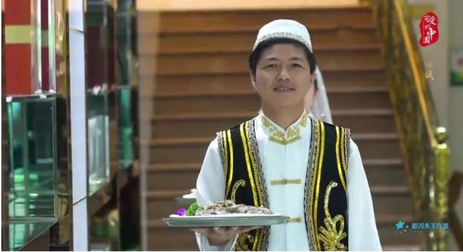 “可爱的中国”之回族:一道手抓羊肉背后的文化印记 “可爱的中国”之回族:一道手抓羊肉背后的文化印记