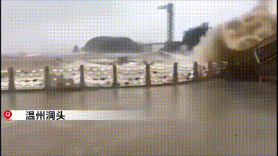 狂风暴雨，总有人用尽全力默默保护你