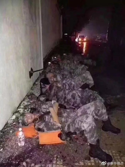 狂风暴雨，总有人用尽全力默默保护你