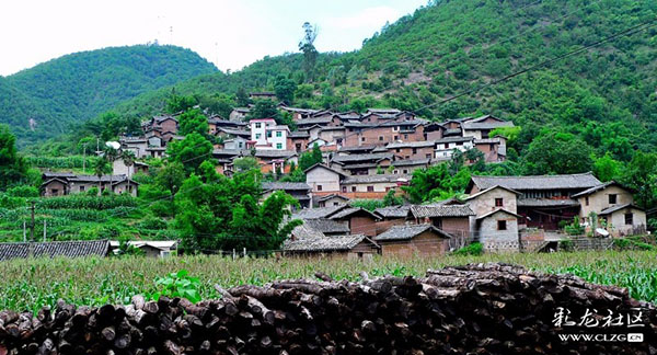 彝族古村落乐居村 边凡摄