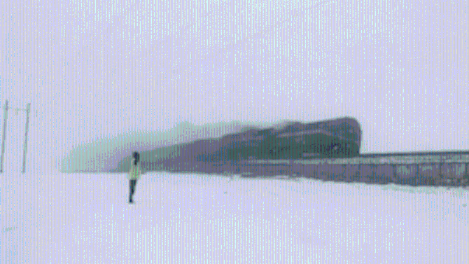 【边疆党旗红】穿越海拔5000多米的“生命禁区”,他们用青春守护“世界铁路第一高站” 【边疆党旗红】穿越海拔5000多米的“生命禁区”,他们用青春守护“世界铁路第一高站”