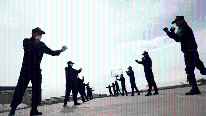 【边疆党旗红】穿越海拔5000多米的“生命禁区”,他们用青春守护“世界铁路第一高站” 【边疆党旗红】穿越海拔5000多米的“生命禁区”,他们用青春守护“世界铁路第一高站”