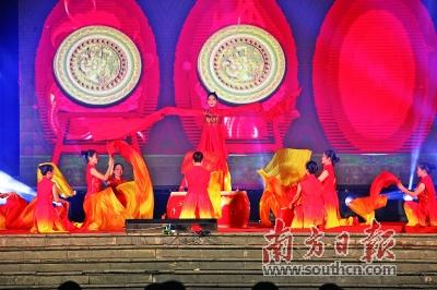 广东新铺非遗“新铺七月半”民俗文化节演绎千年古镇风情