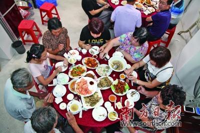 广东新铺非遗“新铺七月半”民俗文化节演绎千年古镇风情