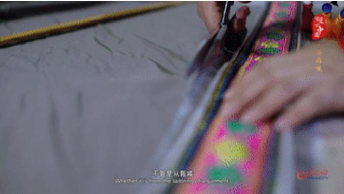 “可爱的中国”之裕固族:把对生活的热爱融入民族服饰里 “可爱的中国”之裕固族:把对生活的热爱融入民族服饰里