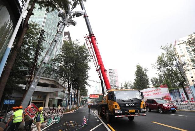 昆明东风路道路换新装 290盏“华灯”即将亮相