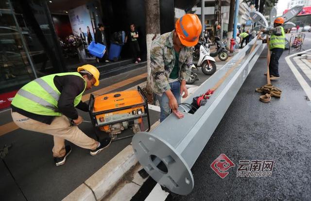 昆明东风路道路换新装 290盏“华灯”即将亮相