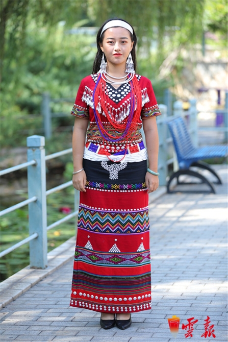 快看!“民族团结”方队里有16朵“云南花”