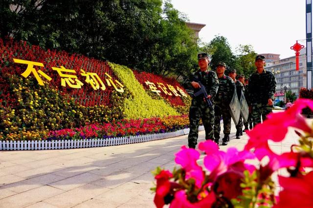 这个国庆,中国军人的身影一直在路上