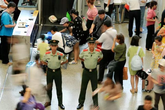 这个国庆,中国军人的身影一直在路上