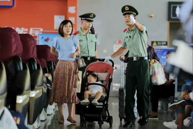 这个国庆,中国军人的身影一直在路上