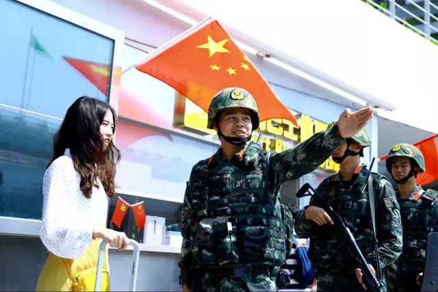 这个国庆,中国军人的身影一直在路上