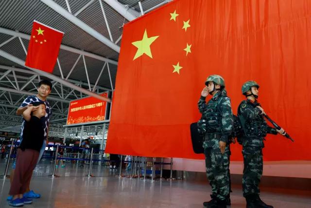 这个国庆,中国军人的身影一直在路上