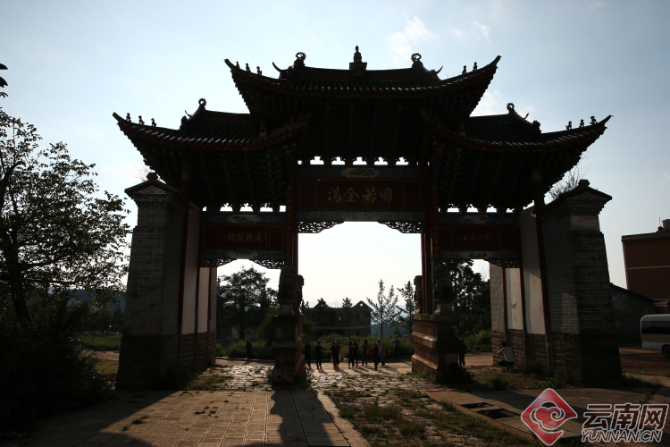 00300966090_c50b97e8