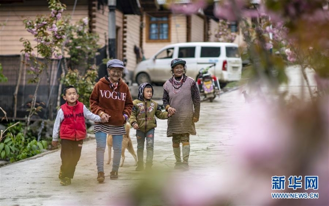 (图文互动)(3)太阳照耀“人类童年”——新时代直过民族脱贫攻坚纪事