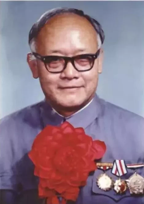 致敬!医学伉俪双双捐献遗体,时隔10余年“重逢”在“讲台”上