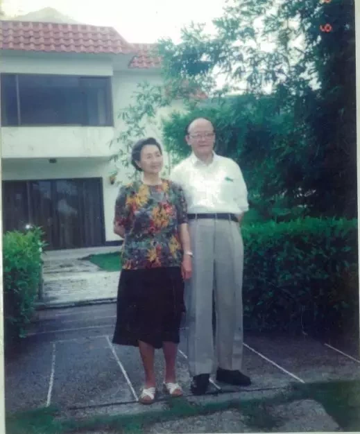 致敬!医学伉俪双双捐献遗体,时隔10余年“重逢”在“讲台”上