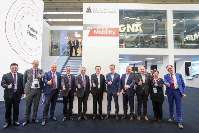 恒驰"人人见,人人'哇'" 许家印平凡金句背后的造车大格局