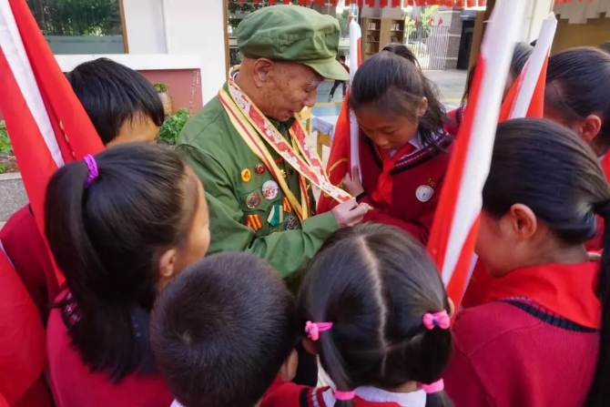 640.webp (1) 640.webp (1)