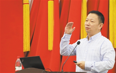 地震无法消失 但他要让震中房屋不倒