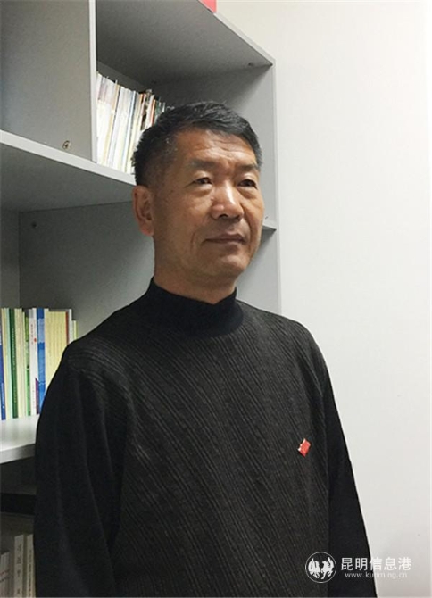 市林业和草原局党组成员、副局长、机关党委书记李建安接受采访。记者孙红亮摄 市林业和草原局党组成员、副局长、机关党委书记李建安接受采访。记者孙红亮摄