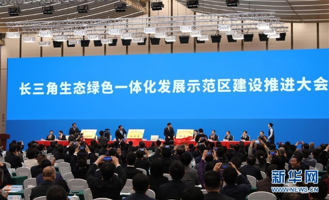 （新华全媒头条·2019中国经济特稿·图文互动）（4）2019：沧海横流　浩荡前行——以习近平同志为核心的党中央引领中国经济高质量发展述评