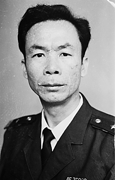 易少林:用生命诠释警魂 易少林:用生命诠释警魂