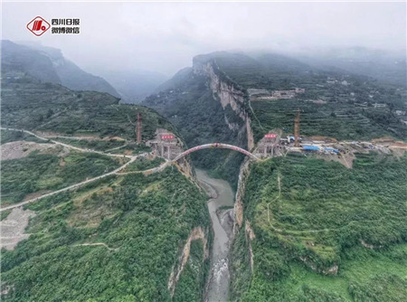 分分钟跨省！镇雄“鸡鸣三省大桥”预计春节前通车.jpg