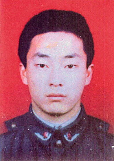 黄东华:赴汤蹈火为人民 恪尽职守保平安 黄东华:赴汤蹈火为人民 恪尽职守保平安