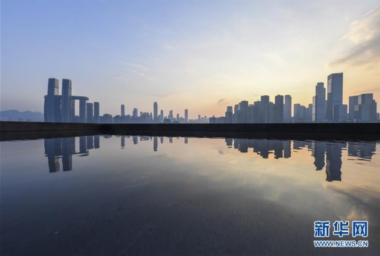 (新华视界)(1)山水之城分外美