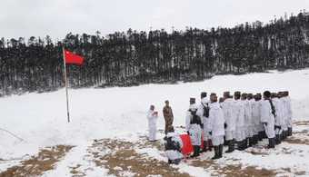 新春走基层丨请收下这份特殊的空降年货...