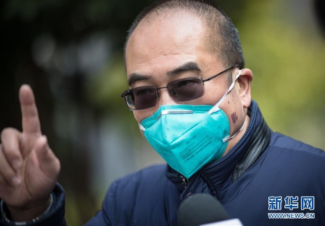 (新华全媒头条·聚焦疫情防控·图文互动)(2)拼渐冻生命 与疫魔竞速——记疫情“风暴眼”中武汉金银潭医院院长张定宇
