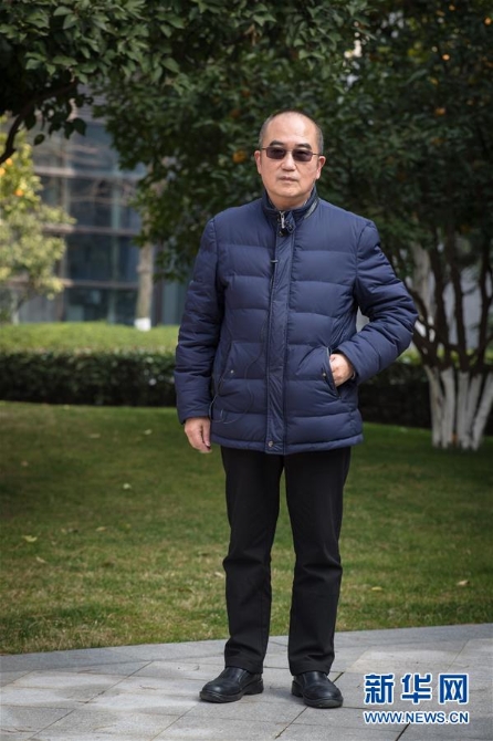 (新华全媒头条·聚焦疫情防控·图文互动)(5)拼渐冻生命 与疫魔竞速——记疫情“风暴眼”中武汉金银潭医院院长张定宇