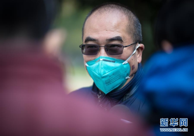 (新华全媒头条·聚焦疫情防控·图文互动)(7)拼渐冻生命 与疫魔竞速——记疫情“风暴眼”中武汉金银潭医院院长张定宇