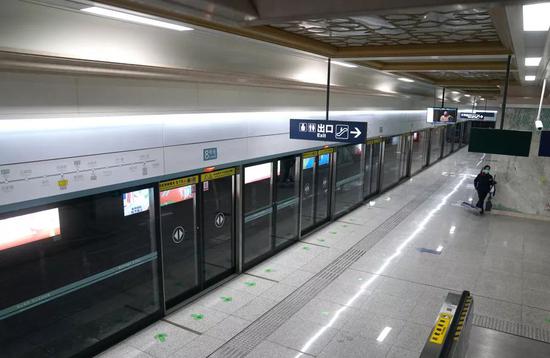  1月23日拍摄的地铁梨园站。