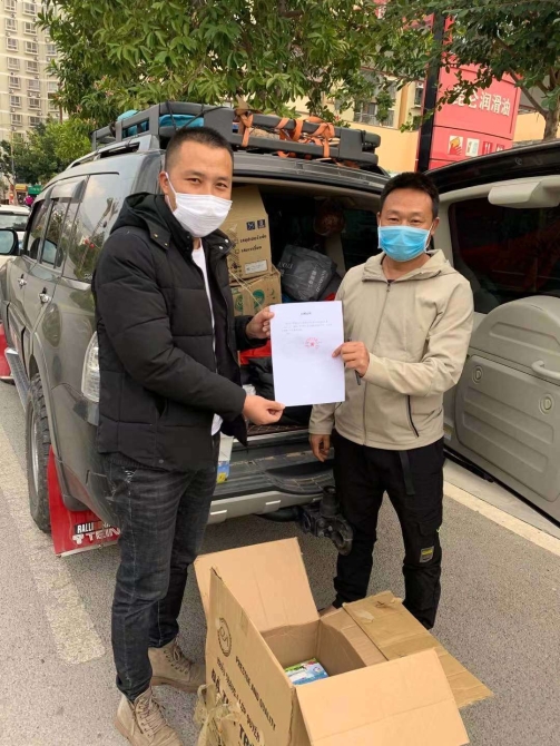 爱心人士洪兴刚捐赠口罩