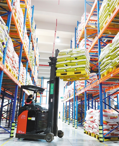 加强物资调配 保障市场供应