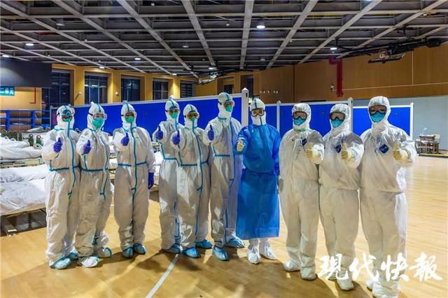 直击|洪山体育馆方舱医院收治首批病患,院内外实况来了!