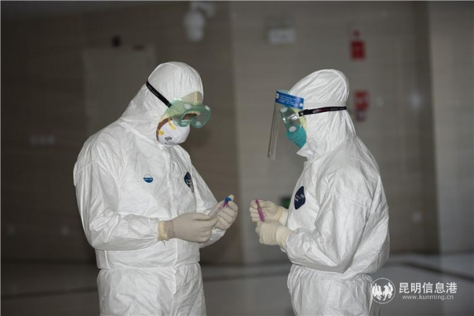 嵩明疾控抗疫工作场景 (2) 嵩明疾控抗疫工作场景 (2)