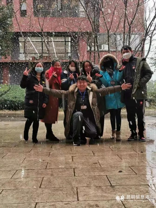 寒冷的天气浇不灭我们的工作热情 寒冷的天气浇不灭我们的工作热情