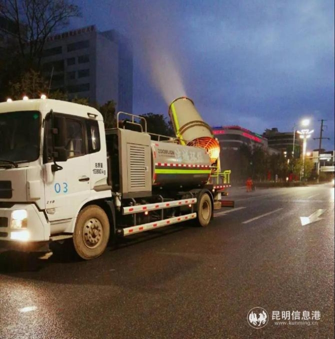 对辖区主干道进行消杀工作