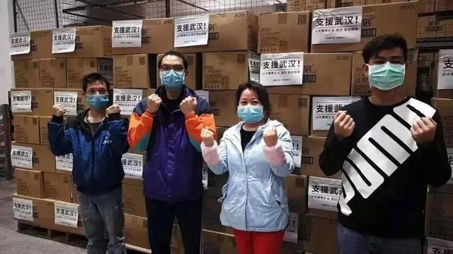 妇联组织支援抗疫一线女性医务人员女性卫生用品