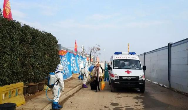 刚刚!武汉火神山医院首批7名治愈患者出院