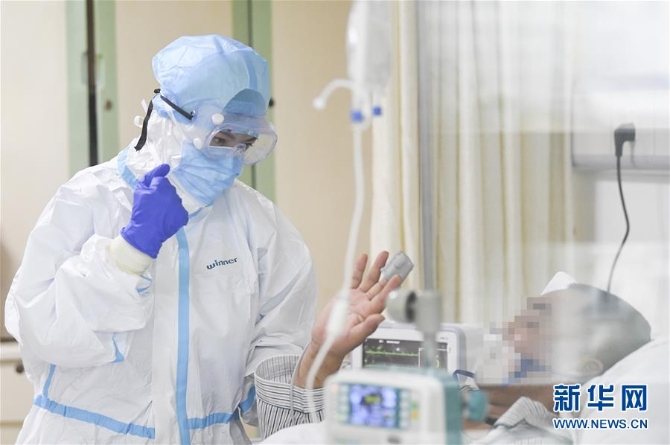 (新华全媒头条·图文互动)(9)沧海横流显本色 战“疫”一线党旗红——全国各领域基层党组织和广大党员奋力打好疫情防控阻击战(1)