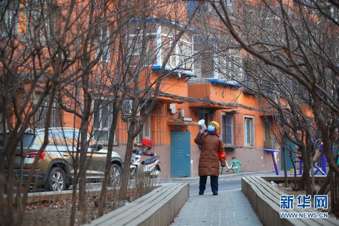 (新华全媒头条·图文互动)(16)沧海横流显本色 战“疫”一线党旗红——全国各领域基层党组织和广大党员奋力打好疫情防控阻击战